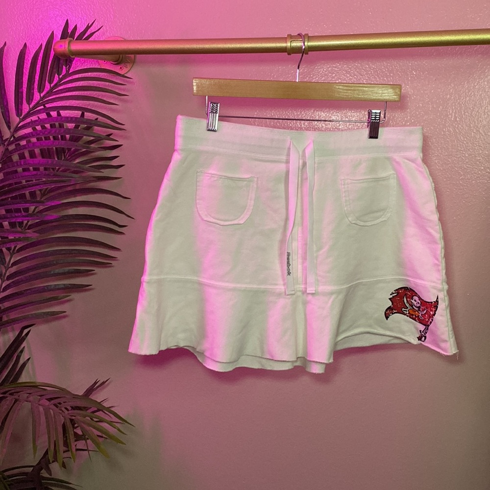 REEBOK - WHITE TAMPA BAY BUCCANEERS SKIRT - Picture 1 of 15